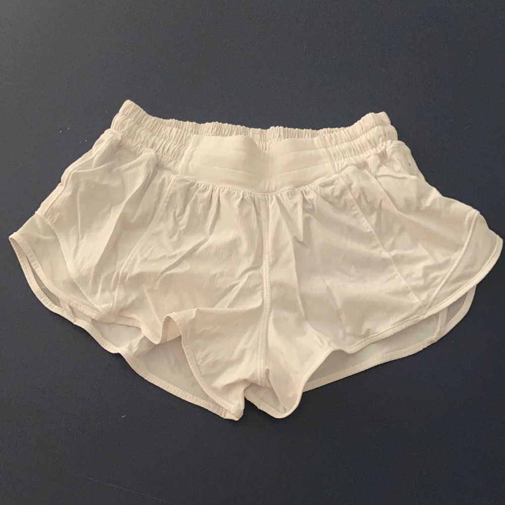 Lululemon 2.5” Hotty Hot Shorts